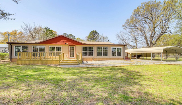 Walk to Beach: Eufaula 'Fisherman’s Delight' Home