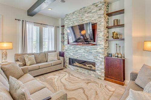 Walk to Ocean: Myrtle Beach House w/Hot Tub!