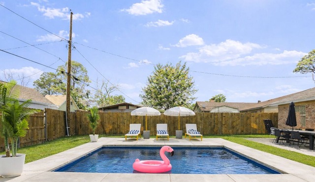Walk to World Cup! - Gated Heated Pool - Playset - 6 Beds