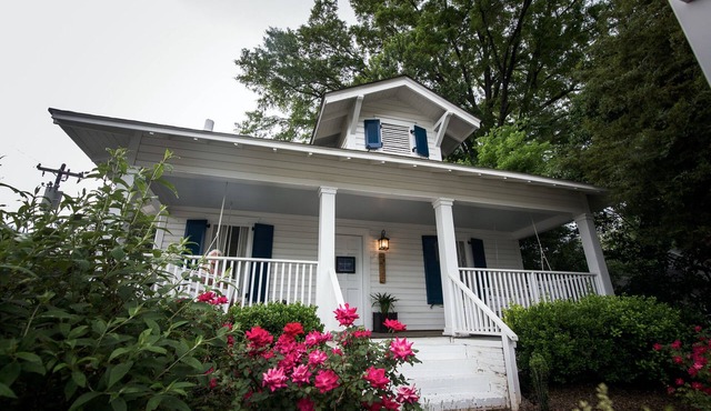 Walkable Historic Plaza Midwood Bungalow Near Uptown Charlotte