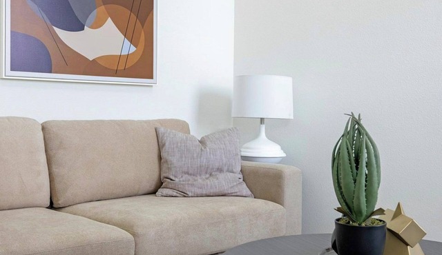 Waller 3BD/2.5BA 2 - Three Bedroom Apartment, Sleeps 6