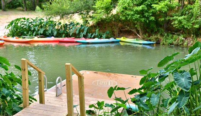 Waterfront Cabin with Kayaking, Paddle boarding, Pool, Hot Tub & more! - RC7