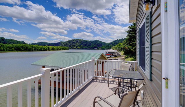 Waterfront Deck w/Mtn View! Claytor Lake Retreat