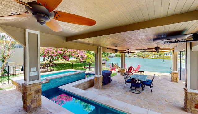 Waterfront house on Lake LBJ with private pool & two hot tubs, kitchen, WIFI