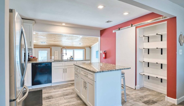 Waterfront oasis | 3BR | Game Room | Pet Friendly
