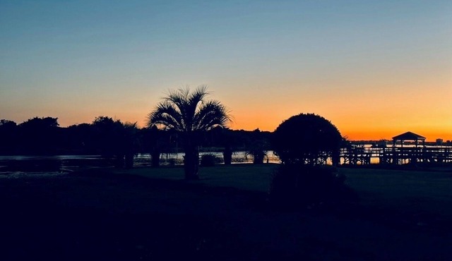 Water’s Edge at Randall’s - Cottage Overlooking the Intracoastal Waterway