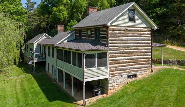 Willow Haven Secluded Creekside Cabin