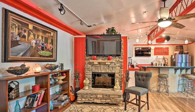 Winston-Salem Studio w/ Deck ~ 5 Mi to Dtwn!