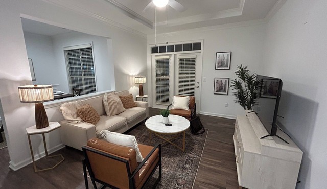 Wonderful 2-Bedroom 2-Bath apartment with Attached Garage in Alpharetta
