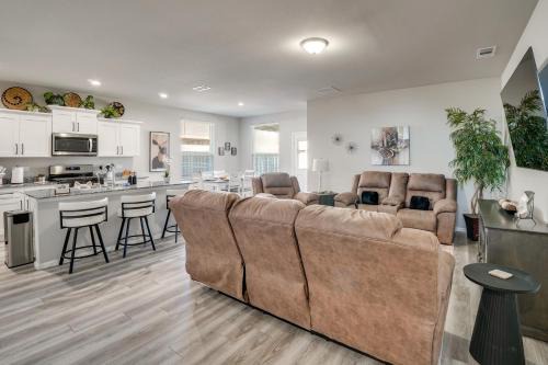 Work, Explore & Unwind: Lovely Permian Basin Home
