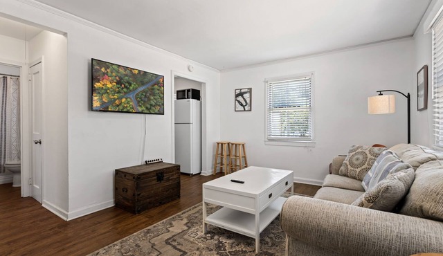 WOW! 2 Bedroom Near Downtown Greenville - Pet Friendly