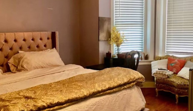Your home away from home in Bloomingdale, D.C. (Room C)