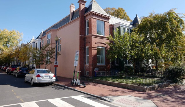 Your Vibrant & Musical destination right on H St!