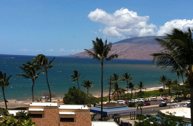 1-bedroom condo, short walk to Kamaole Beach - Great Fall 2025 rates!