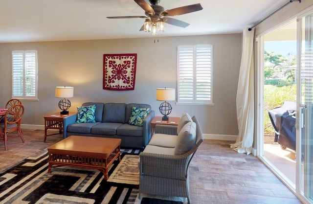 (1051A) Beautifully Remodeled 2 Bed, 2 Bath Ground Floor Condo with Garage in Gated Community