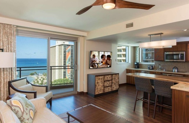 2 Bed, 2 Bath Ocean View – Grand Islander HGVC Hawaiian Village
