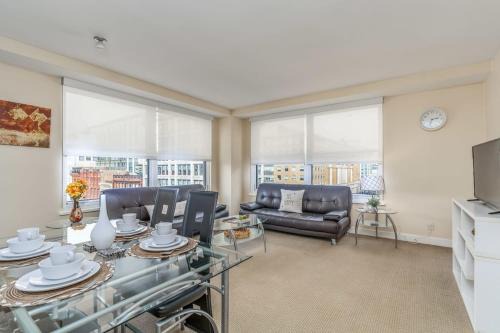 2 Bedroom Fully Furnished Apartment in Downtown Washington