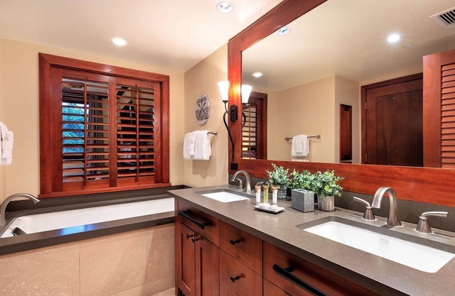 2 Side x Side Villas - 3br + 2br on Same Floor-Sleeps up to 14! Great for Groups