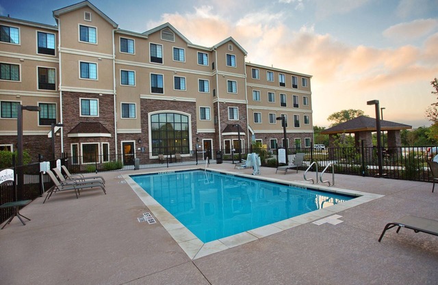 24 Hour Business Center + Heated Outdoor Pool | Studio Close to Downtown Austin