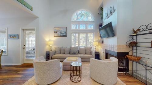 7611 Huntington Villas