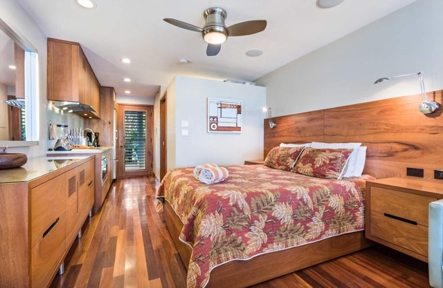 Aloha Condos, Napili Bay Resort, Condo 105, Beachfront