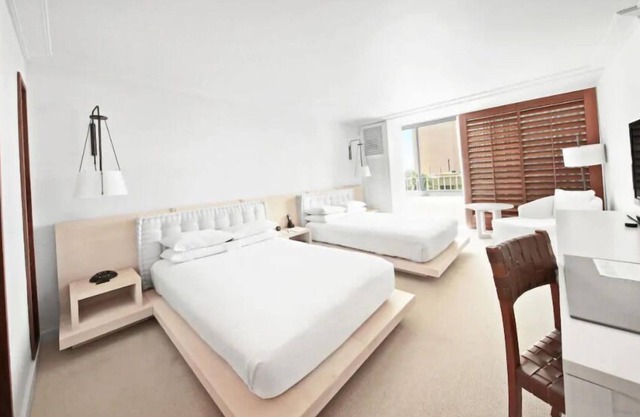 Amazing Deal! 4 Serene Partial Ocean View Units, Pools, Mini-Market