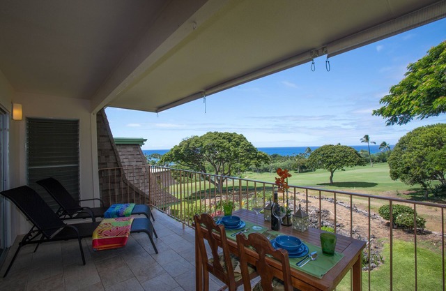 Beautiful Ocean View One Bedroom Condo Bordering Golf Course w/AC in Bedroom!