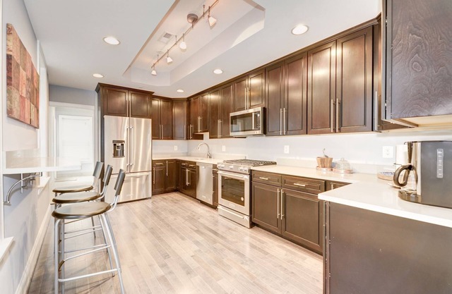 Capitol Hill/US Senate/US Capitol/Monuments. Three Bedroom/2.5Baths. Gorgeous!