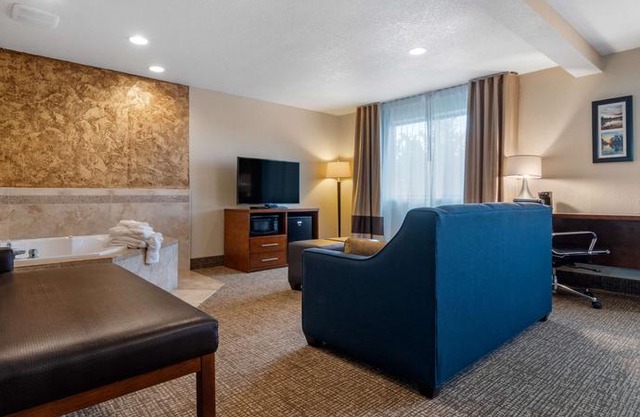 Comfort Inn & Suites South Hill
