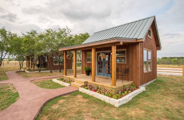 Country Tiny House - 10min to Silos at Magnolia (#1)