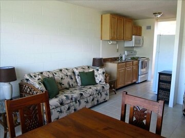 Makaha Beach Cabanas in Waianae