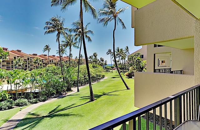 Modern Kamaole Sands Beach Condo with Pool, Hot Tubs & Private Balcony