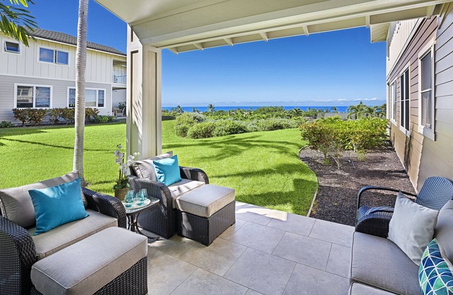 🏖️Ocean View | AC & WIFI | Walk to Beach & Shopping!