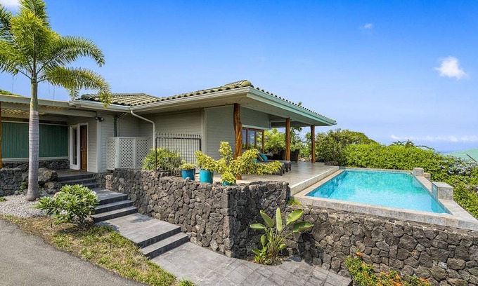 Kahaluu Bay House | 260 m² House ∙ 3 bedrooms ∙ 6 guests