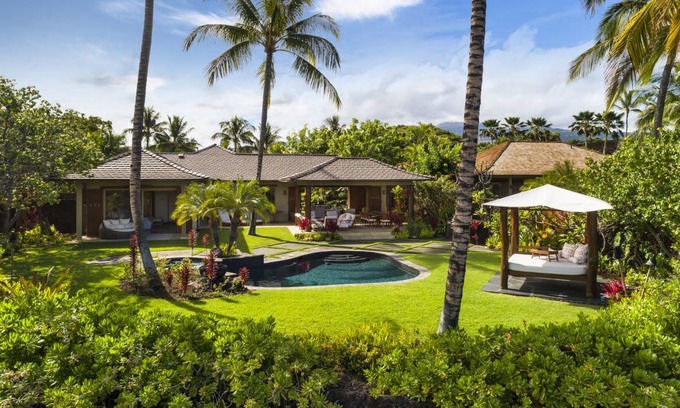 Kaupulehu House | 279 m² House ∙ 4 bedrooms ∙ 8 guests