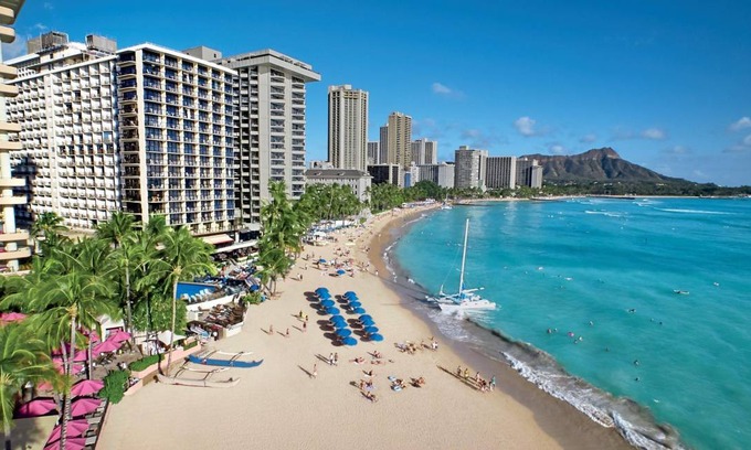 Waikiki Resort | 360 m² Resort ∙ 2 bedrooms ∙ 127 guests