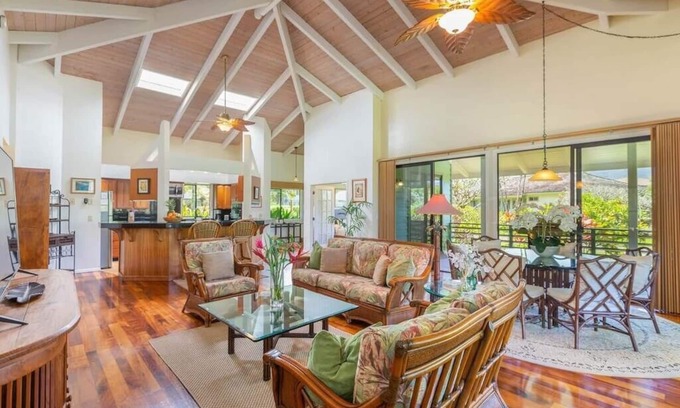 Princeville House | *A/C* Elegant Single Story ~ Plantation Home
