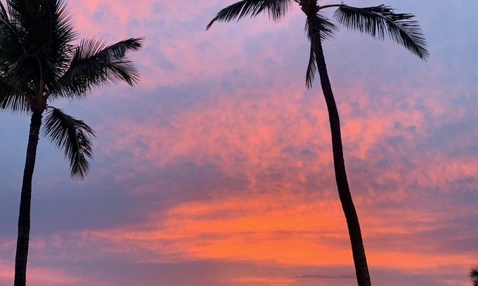 Makaha Condo | Beachfront and Ocean View Condo-Best Oahu Sunsets