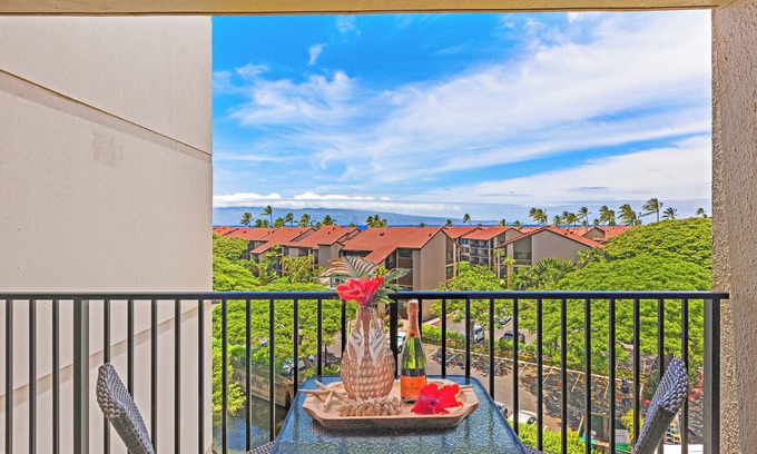 Lahaina Condo | Charming Studio at Oceanfront Ka’anapali Shores | Pools, Beach Access, AC