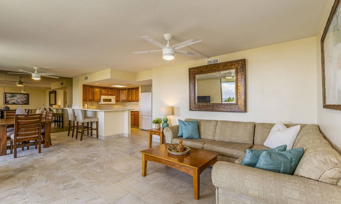 Kahaluu-Keauhou Condo | Comfy Condo Steps From the Beach with Pool Spa and Sunset Views!