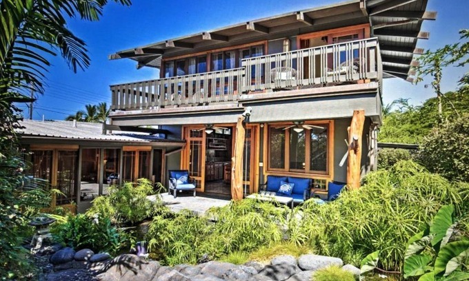 Kahaluu Bay House | Copper Dawn - Peaceful Beach Hideaway steps from Kahalu'u Bay! home