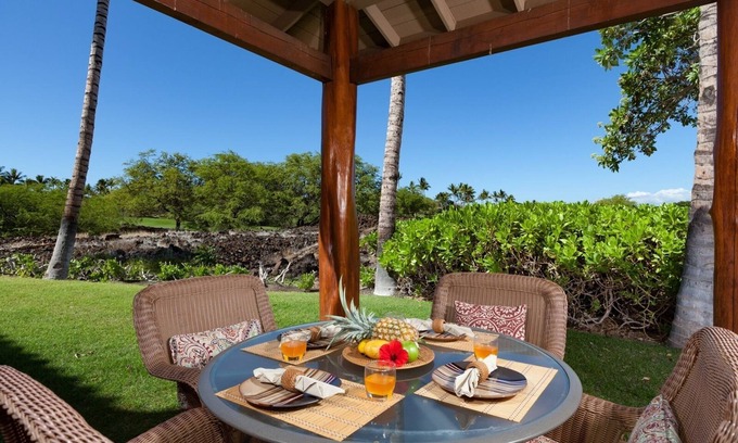 Kamuela House | FREE Late Checkout For Fall Bookings! Includes Mauna Lani Beach Club Pass. Fair