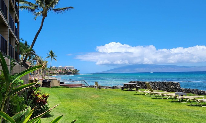 Honokowai Condo | Ground floor! Swim with the turtles! Book now!