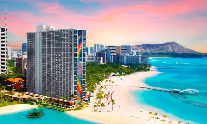 Honolulu Resort | Hilton Hawaiian Village Studio - Many Dates Available!