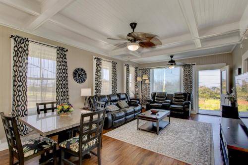 Hakalau House | House ∙ 2 bedrooms ∙ 4 guests