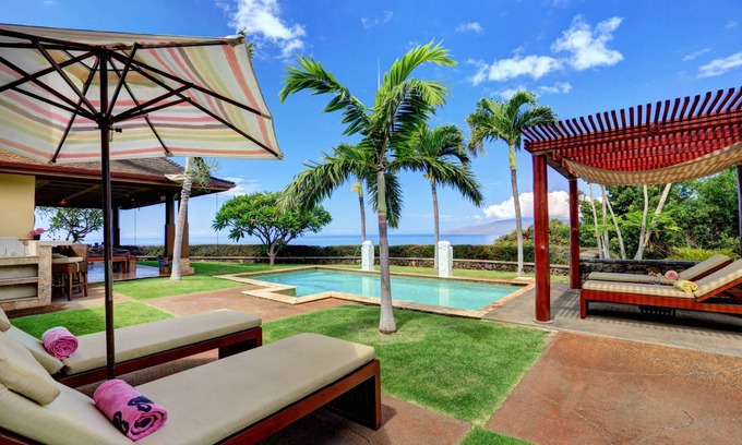 Historic Lahaina Front Street House | House ∙ 2 bedrooms ∙ 4 guests