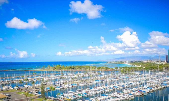 Waikiki Condo | Ilikai 1333 Ocean/Sunset/Marina Views King Bed, Sofa Bed