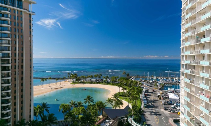 Waikiki Condo | Ilikai 1418 2 Bed Room Luxury Remodel Ocean/Lagoon Views