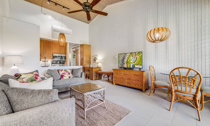 Napili Condo | Just steps to the beach Napili Shores Resort OCT LAST MIN DISCOUNT SPECIAL