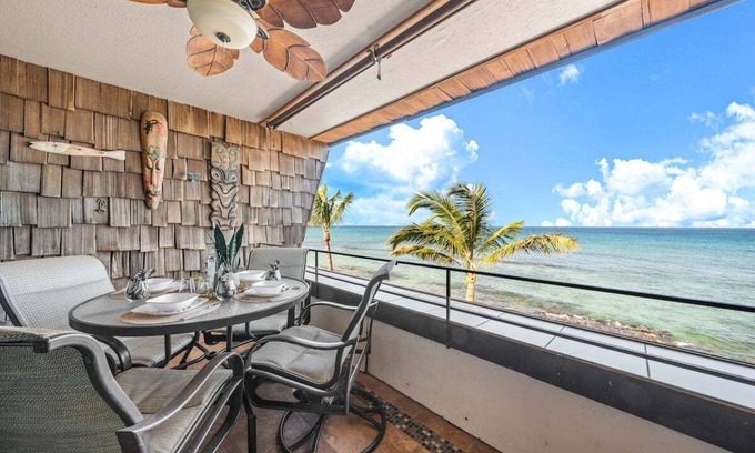 Honokowai Condo | KK 307 OceanFront 2BD Whale Watching Retreat